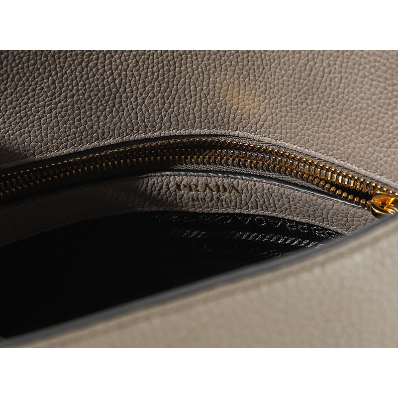 PRADA 女士 Vitello Phoenix 單肩包-17