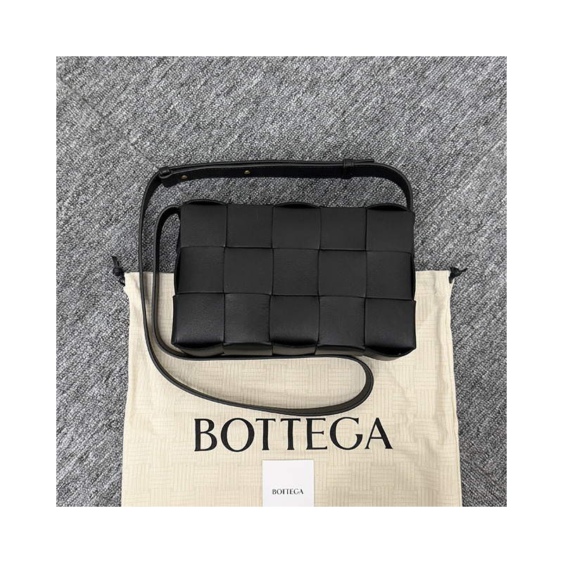 BOTTEGA VENETA Bottega Veneta 編織編織小羊皮皮革斜背包 8425-14