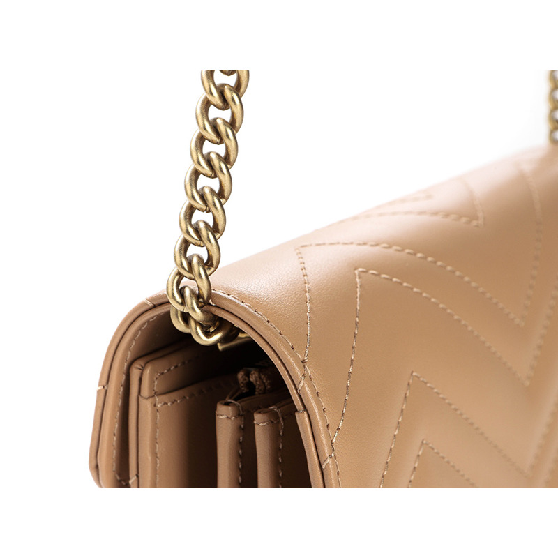 GUCCI 女士 Marmont Chevron 斜背包-11