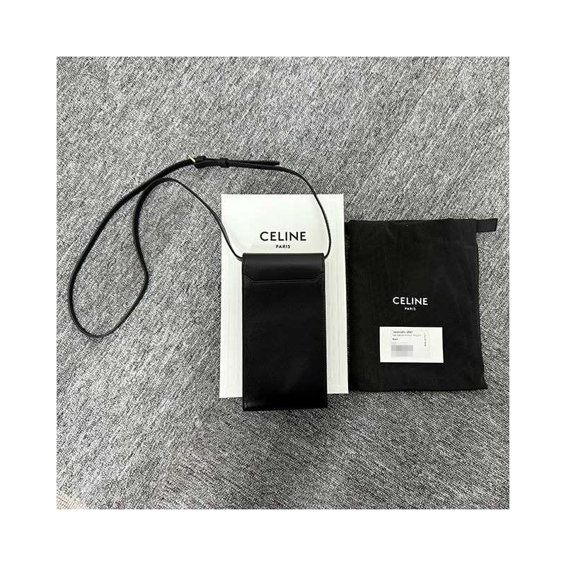 CELINE 金屬凱旋標誌亮面小牛皮手機袋 10K683DPV 38NO-2