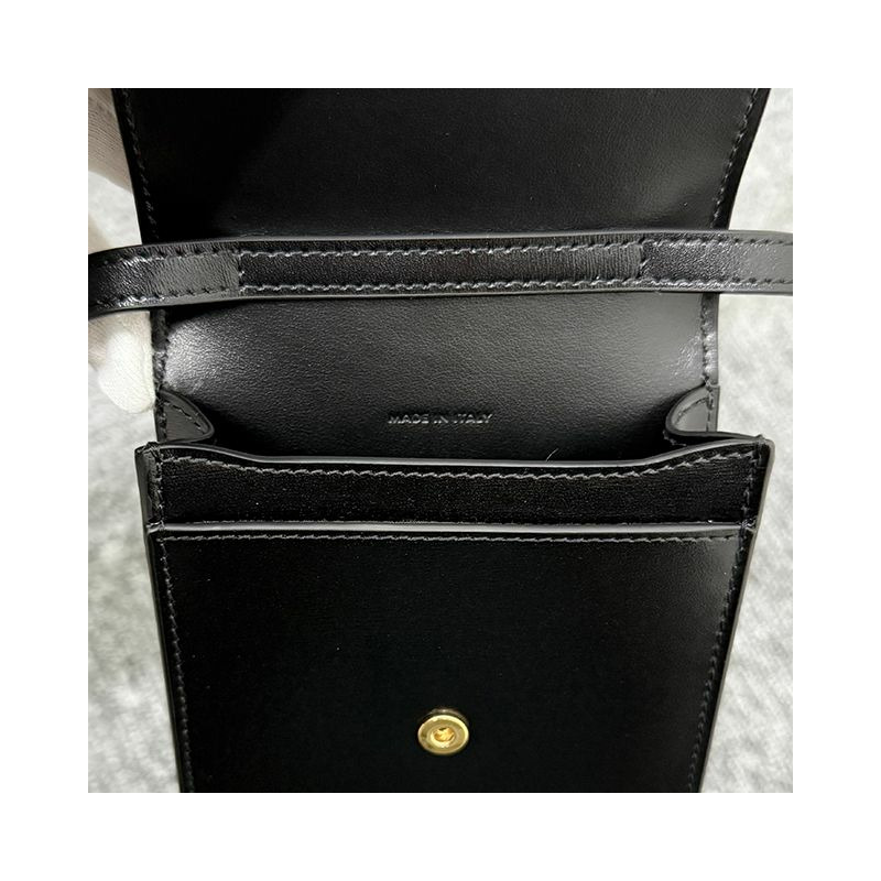 CELINE 金屬凱旋標誌亮面小牛皮手機袋 10K683DPV 38NO-7