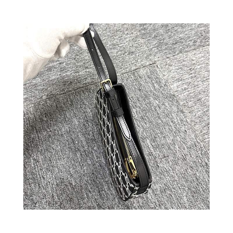 CELINE 雙色 Triomphe 帆布 Tilly 包,中號,黑色-21