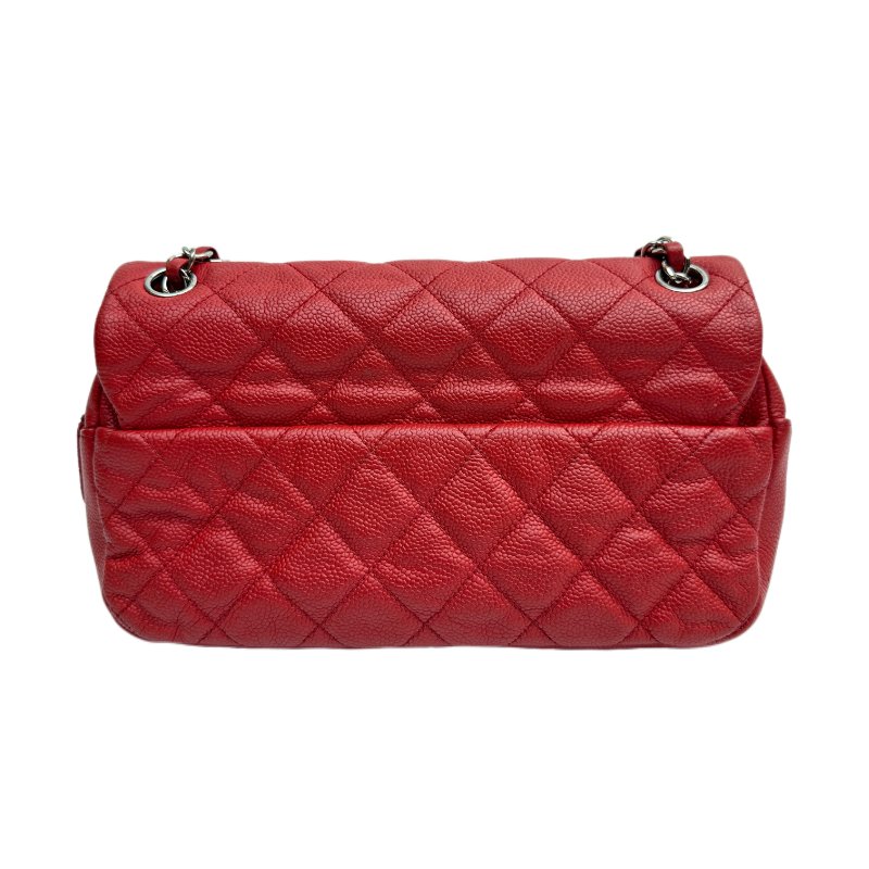 香奈兒紅色粒面小牛皮斜背包-1
