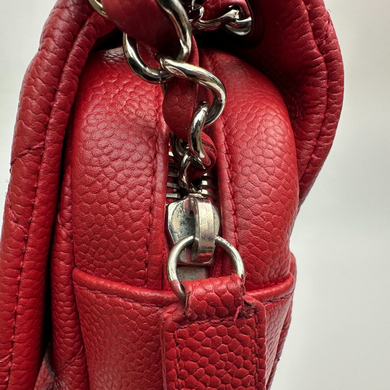 香奈兒紅色粒面小牛皮斜背包-2