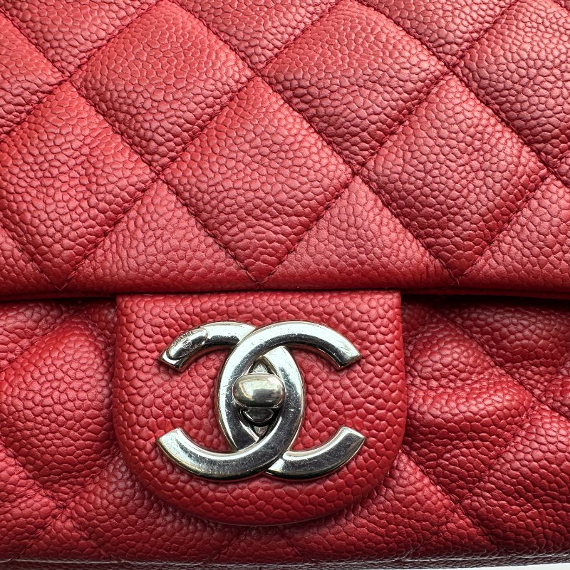 香奈兒紅色粒面小牛皮斜背包-6