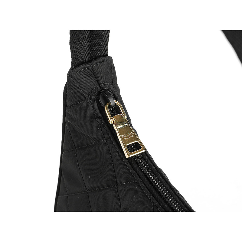 PRADA 25SS 三角形標誌單肩包-12