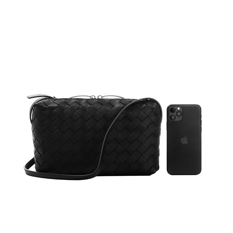 BOTTEGA VENETA 25SS 女士斜背包-14