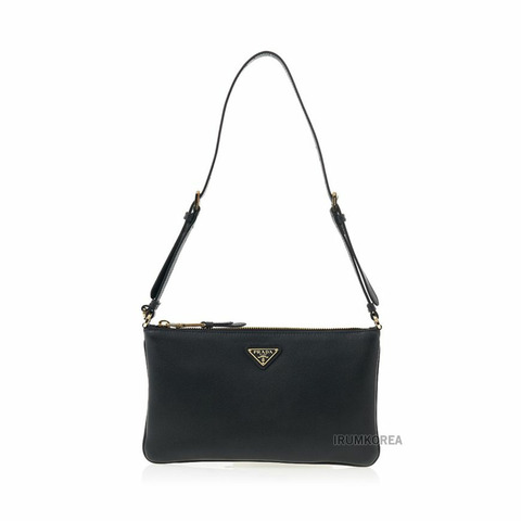 PRADA 三角形Logo軟質手提袋 SS25