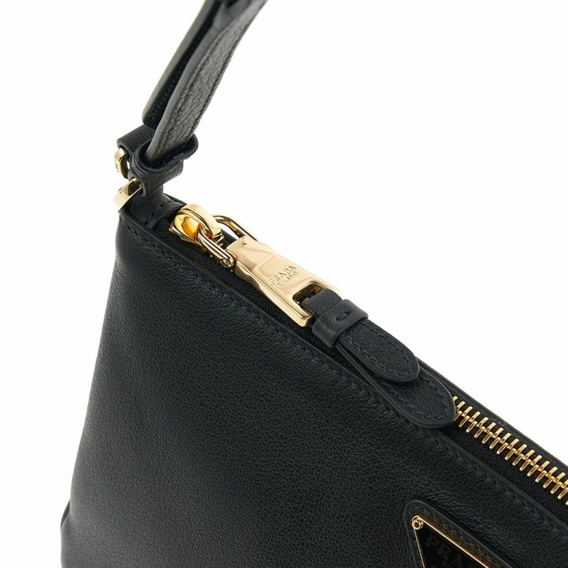 PRADA 三角形Logo軟質手提袋 SS25-7