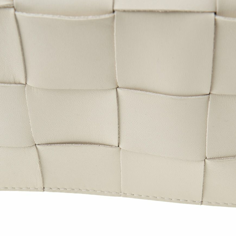 BOTTEGA VENETA 卡帶迷你斜背包-5