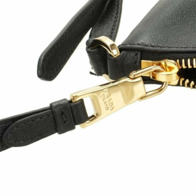 PRADA 黑色皮革肩背包,印記:1BC238 2CYS-5