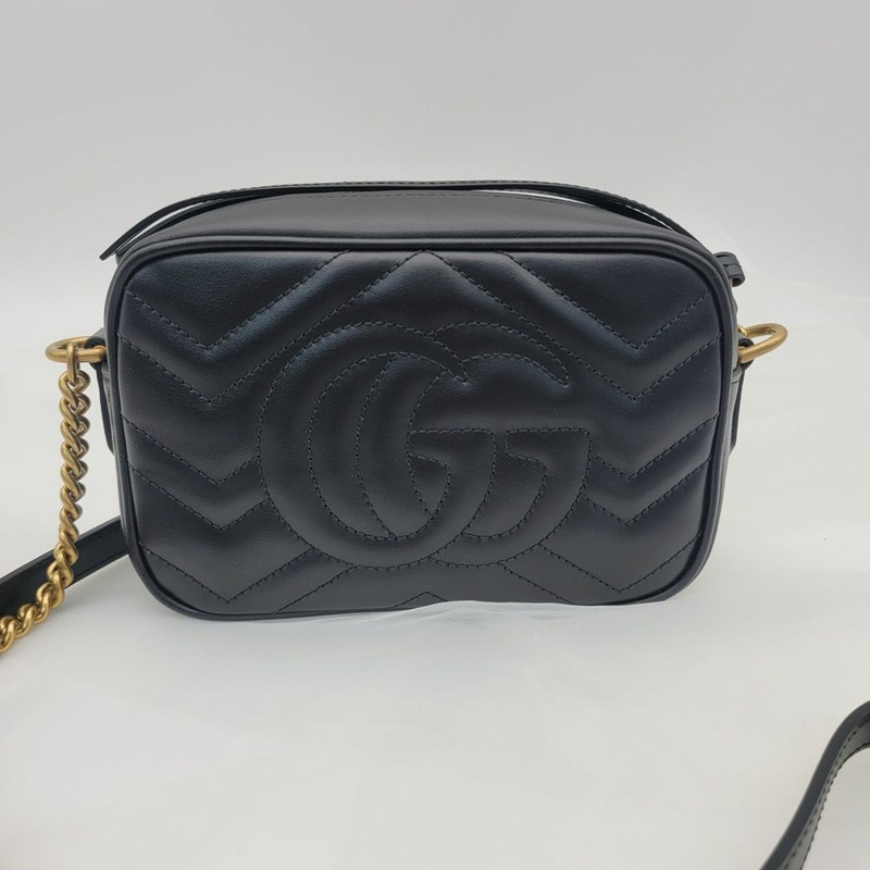 GUCCI GG Marmont 馬特拉塞凸紋迷你肩背包-2