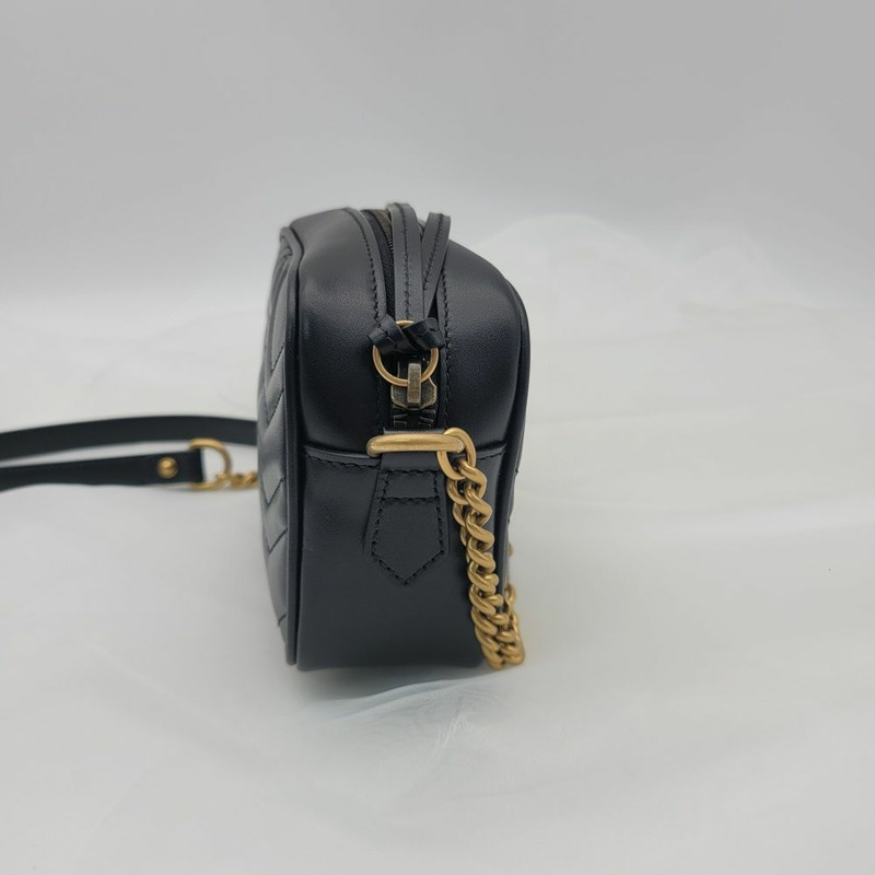 GUCCI GG Marmont 馬特拉塞凸紋迷你肩背包-4