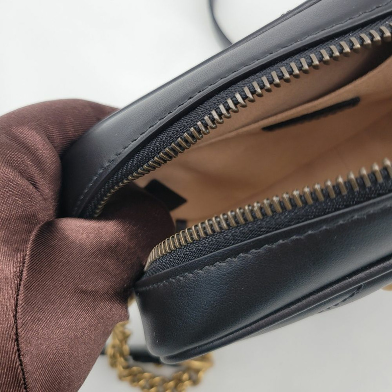 GUCCI GG Marmont 馬特拉塞凸紋迷你肩背包-6