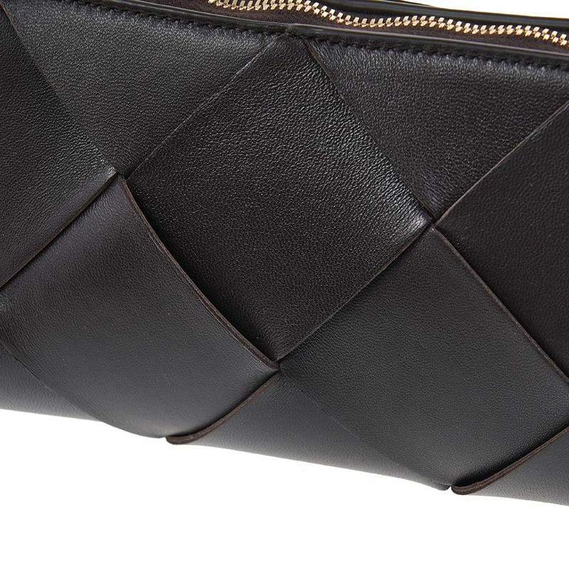 BOTTEGA VENETA 卡帶迷你肩背包-5