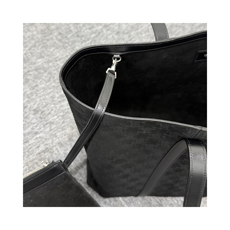 CELINE Triomphe 壓花絨面小牛皮博物館包 (117783GD4 38SI)-18