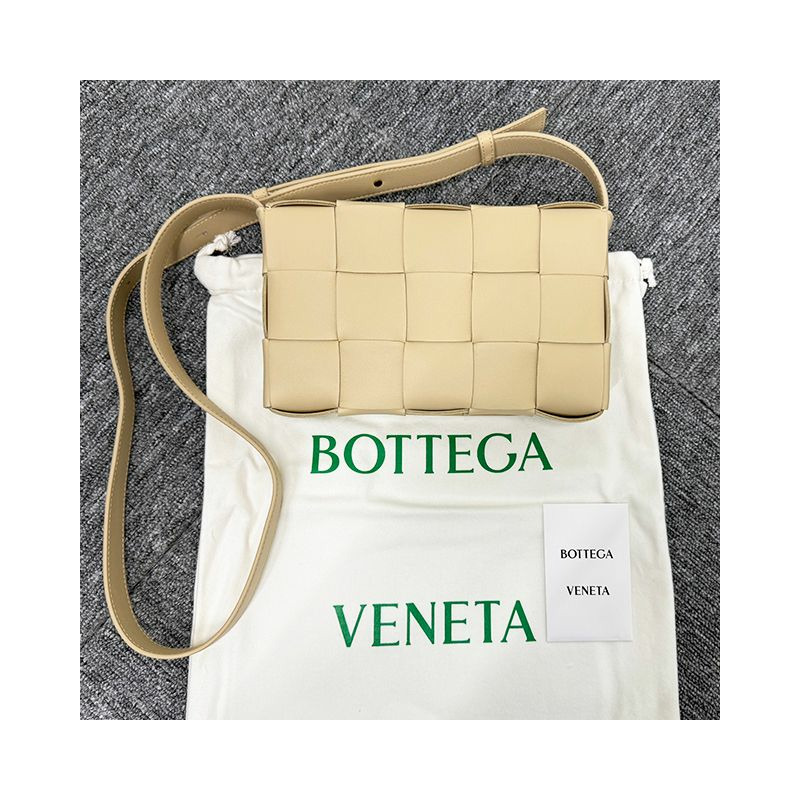 BOTTEGA VENETA 編織 Intrecciato 羊皮斜背卡帶包 Porcini (578004 VMAY1 9776)-2