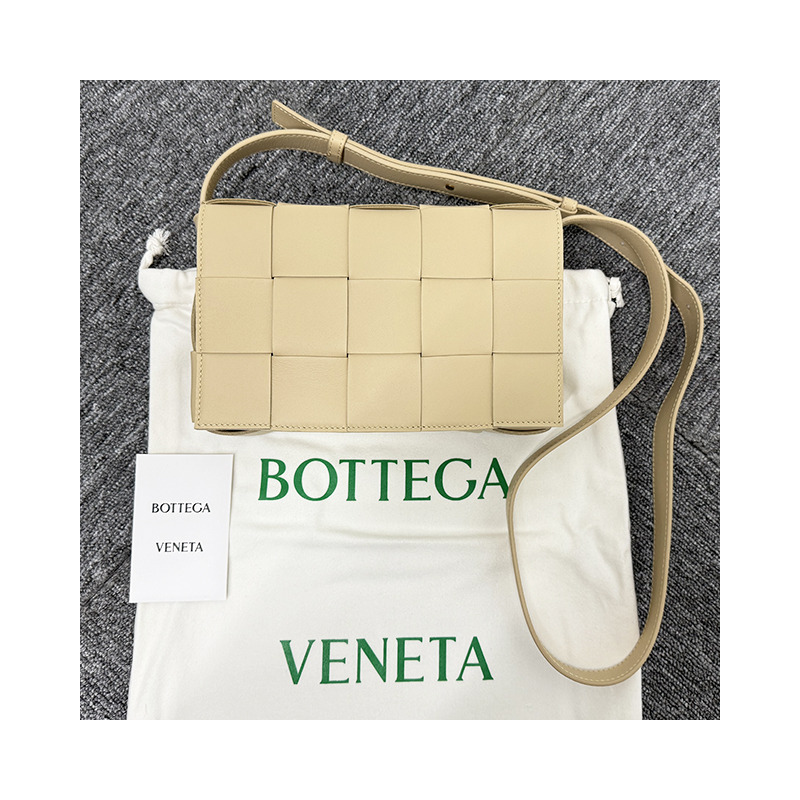 BOTTEGA VENETA 編織 Intrecciato 羊皮斜背卡帶包 Porcini (578004 VMAY1 9776)-13