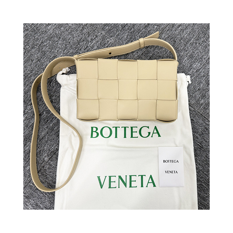BOTTEGA VENETA 編織 Intrecciato 羊皮斜背卡帶包 Porcini (578004 VMAY1 9776)-14