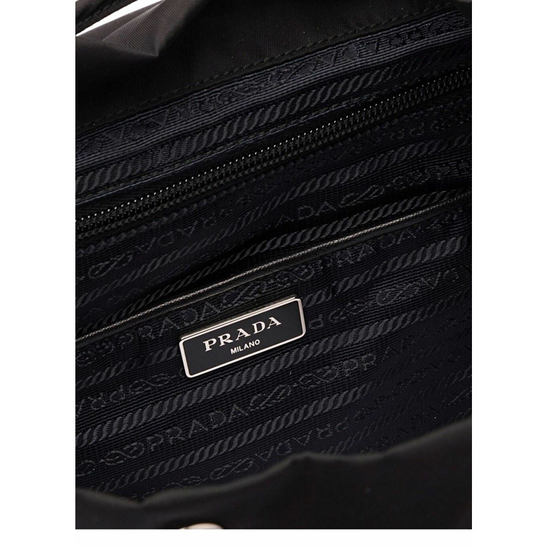 PRADA Re-Nylon Logo Plaque 黑色背包 1BZ677 RV44 F0002-4