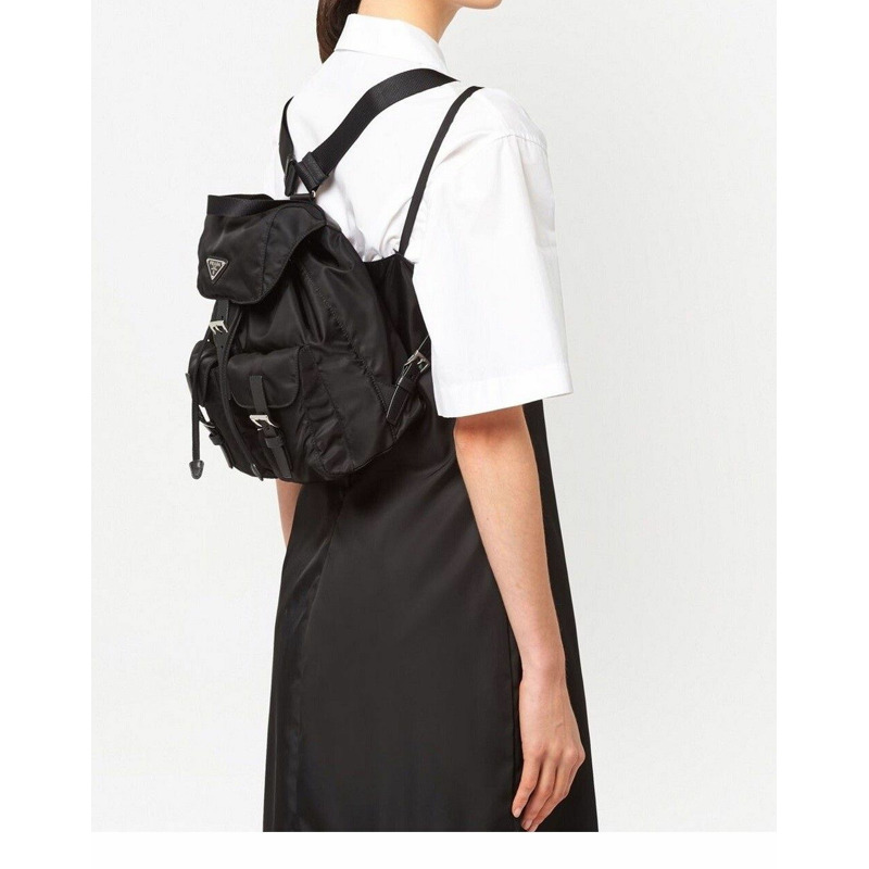 PRADA Re-Nylon Logo Plaque 黑色背包 1BZ677 RV44 F0002-5