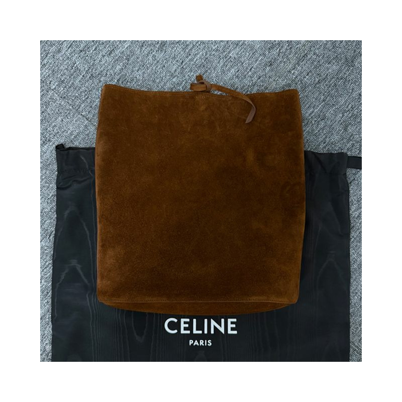 CELINE Triomphe 壓花絨面小牛皮水桶包 棕色 194953FGU 19BR-2