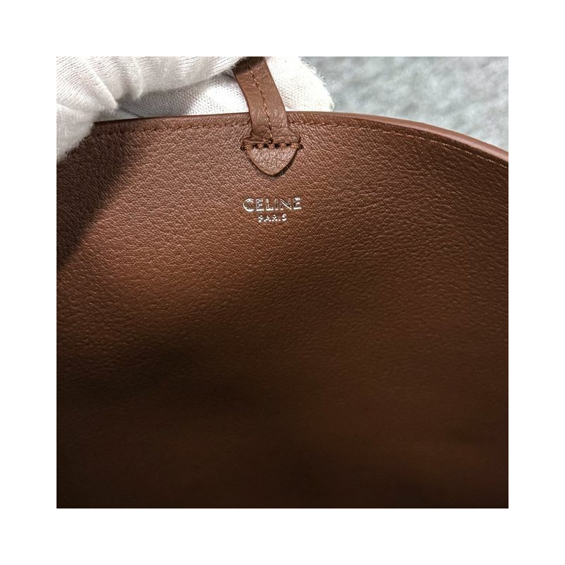 CELINE Triomphe 壓花絨面小牛皮水桶包 棕色 194953FGU 19BR-6