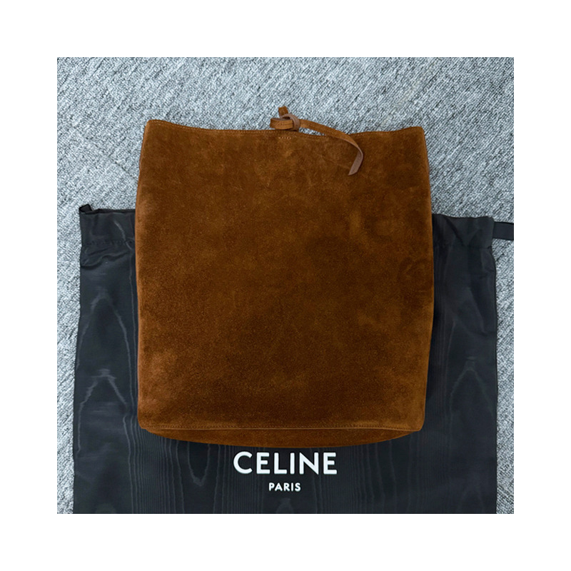 CELINE Triomphe 壓花絨面小牛皮水桶包 棕色 194953FGU 19BR-12