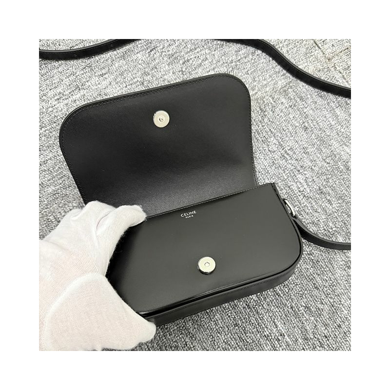 CELINE 小型 Triomphe 亮面小牛皮斜挎包-7
