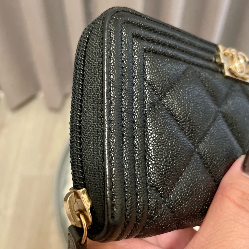 🔥近新~閒置釋出🔥Chanel boy 少見實用 黑金荔枝牛皮中夾-10