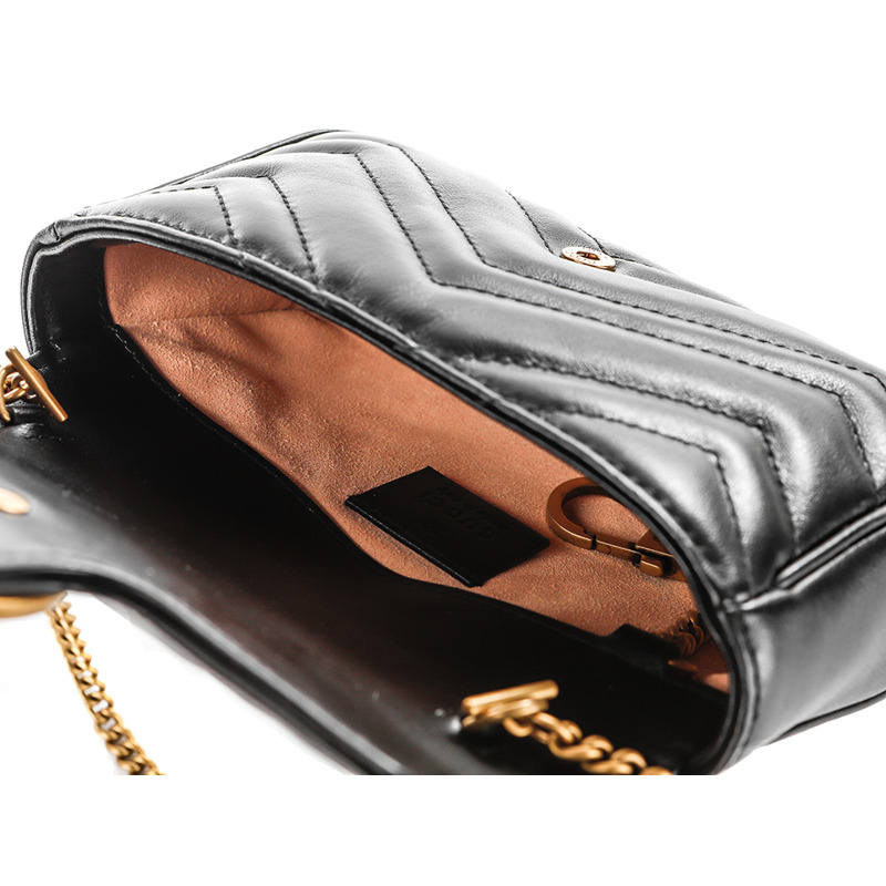 GUCCI 25SS 迷你 GG 馬特拉塞凸紋斜背包-14