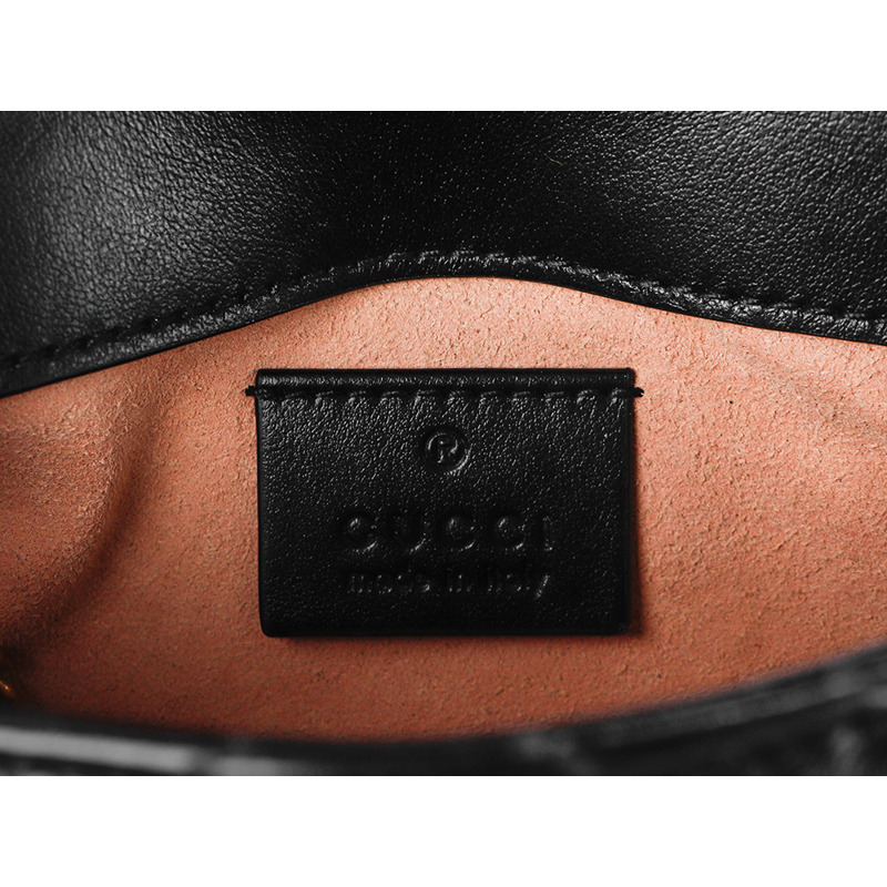 GUCCI 25SS 迷你 GG 馬特拉塞凸紋斜背包-15