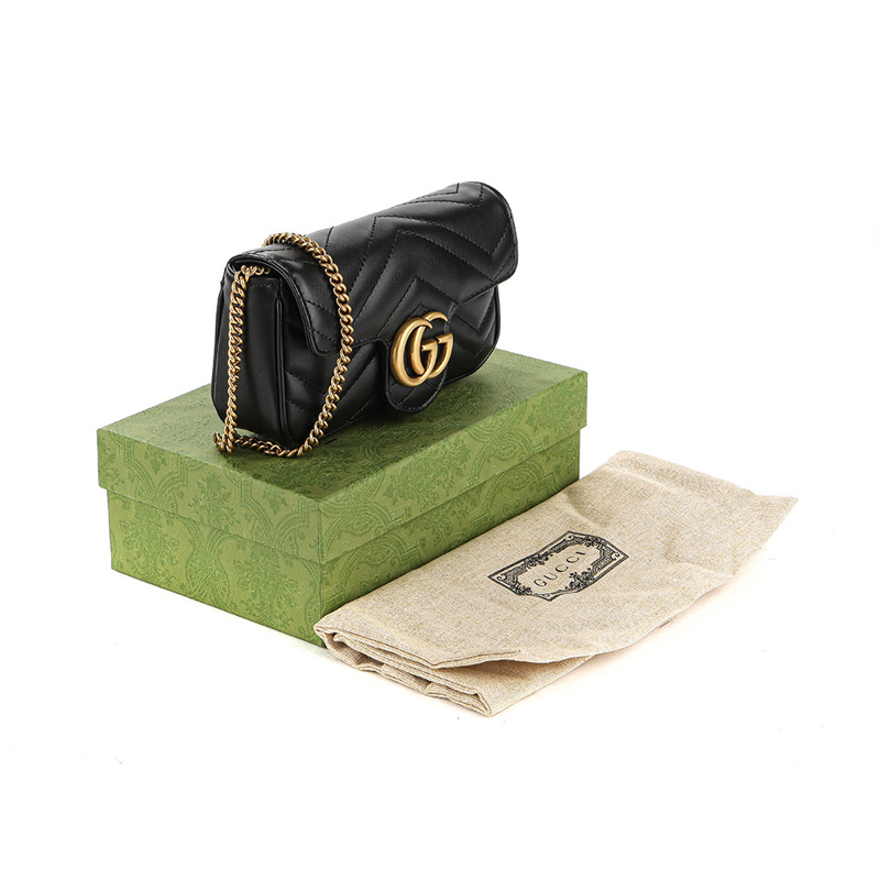 GUCCI 25SS 迷你 GG 馬特拉塞凸紋斜背包-17