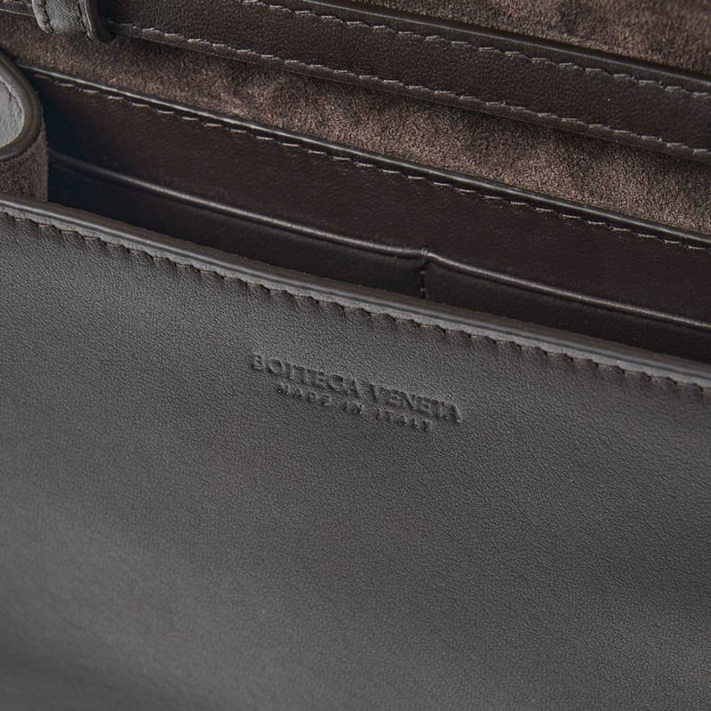 BOTTEGA VENETA Intrecciato 女士斜背包 SS25 574051 V3UO2 2145-8