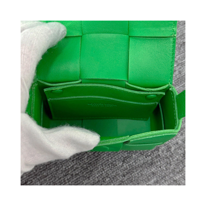 BOTTEGA VENETA Bottega Veneta 編織 Intrecciato 盒式迷你包鸚鵡 666688 VMAY1 3722-18