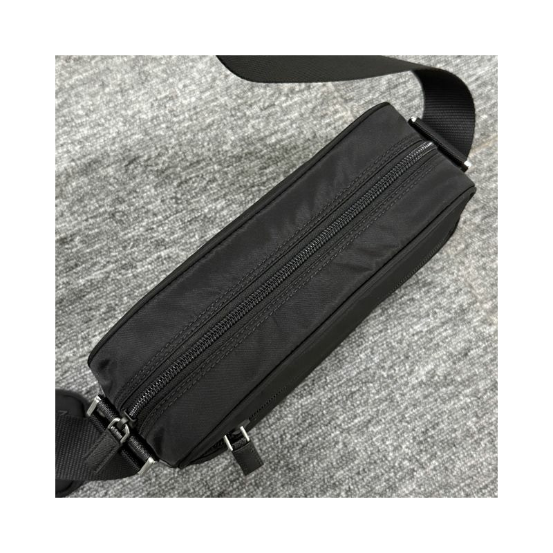 PRADA 三角形標誌尼龍斜背包 25FW 1BC167 RV44 F0002-4