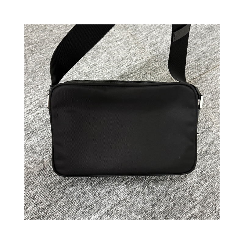 PRADA 三角形標誌尼龍斜背包 25FW 1BC167 RV44 F0002-14