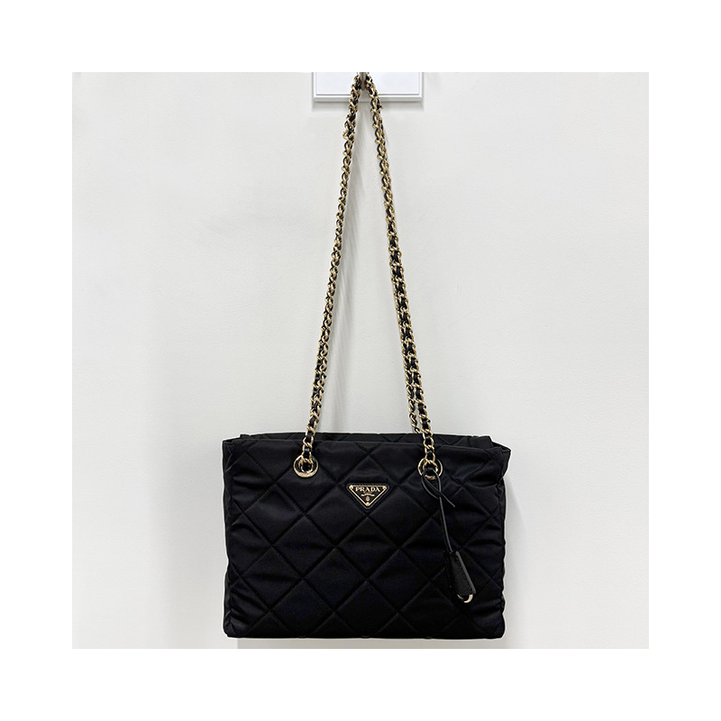 PRADA 1995 年復刻版三角標誌中型尼龍手提包-24