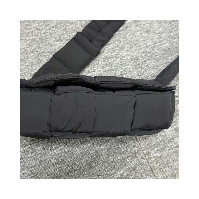 BOTTEGA VENETA Bottega Veneta Intrecciato 編織軟墊高科技卡式包-4