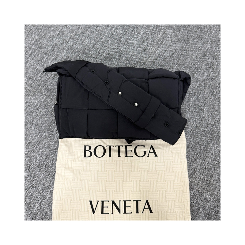 BOTTEGA VENETA Bottega Veneta Intrecciato 編織軟墊高科技卡式包-14