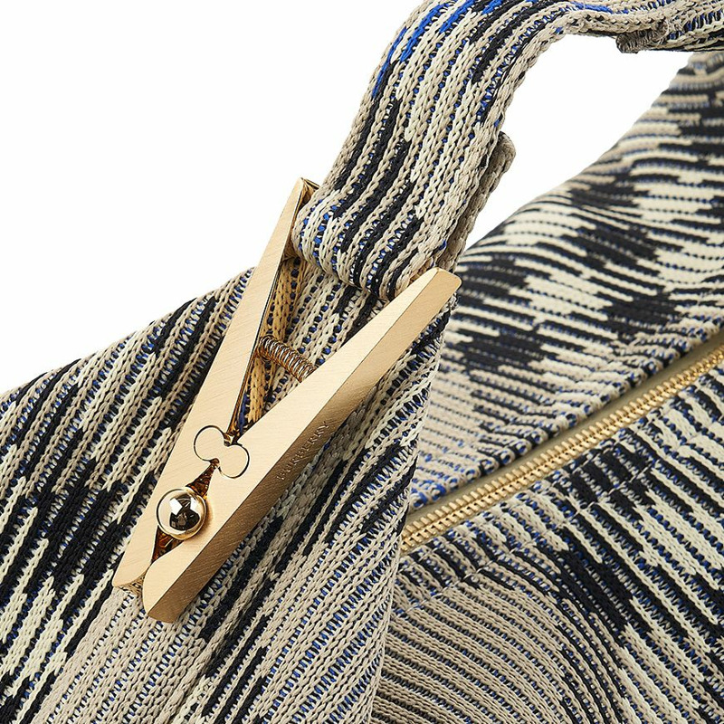 BURBERRY 中格紋手提包-6
