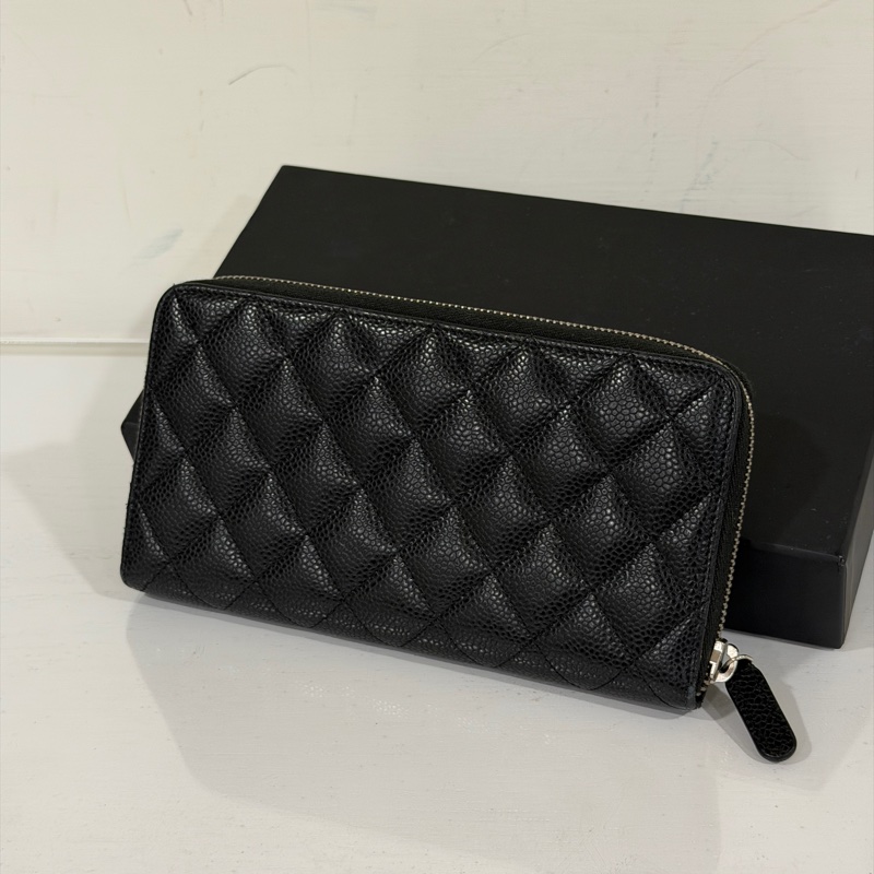 #99新閒置 #荔枝皮 #櫃上5️⃣萬 香奈兒黑銀ㄇ字拉鍊長夾-1