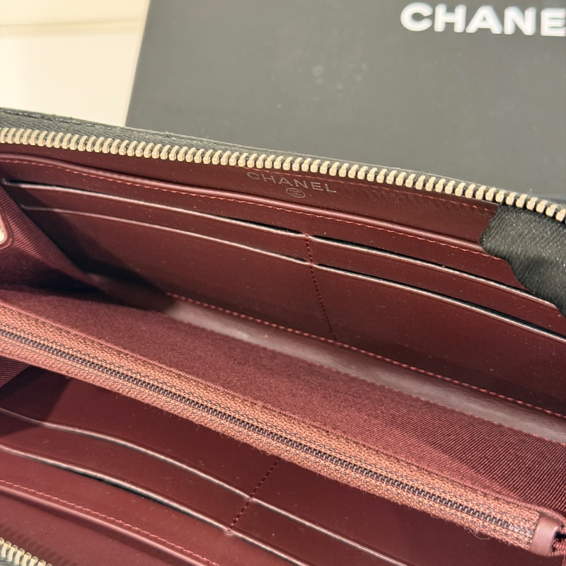 #99新閒置 #荔枝皮 #櫃上5️⃣萬 香奈兒黑銀ㄇ字拉鍊長夾-8