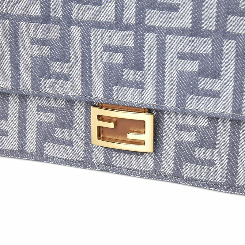 FENDI 女士鏈條法棍包 8M0498 AUT4 F1SXQ-7