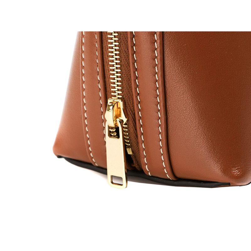 CELINE 25FW 女士 Quir Triope 肩背包 10E383DR8 04LU-12