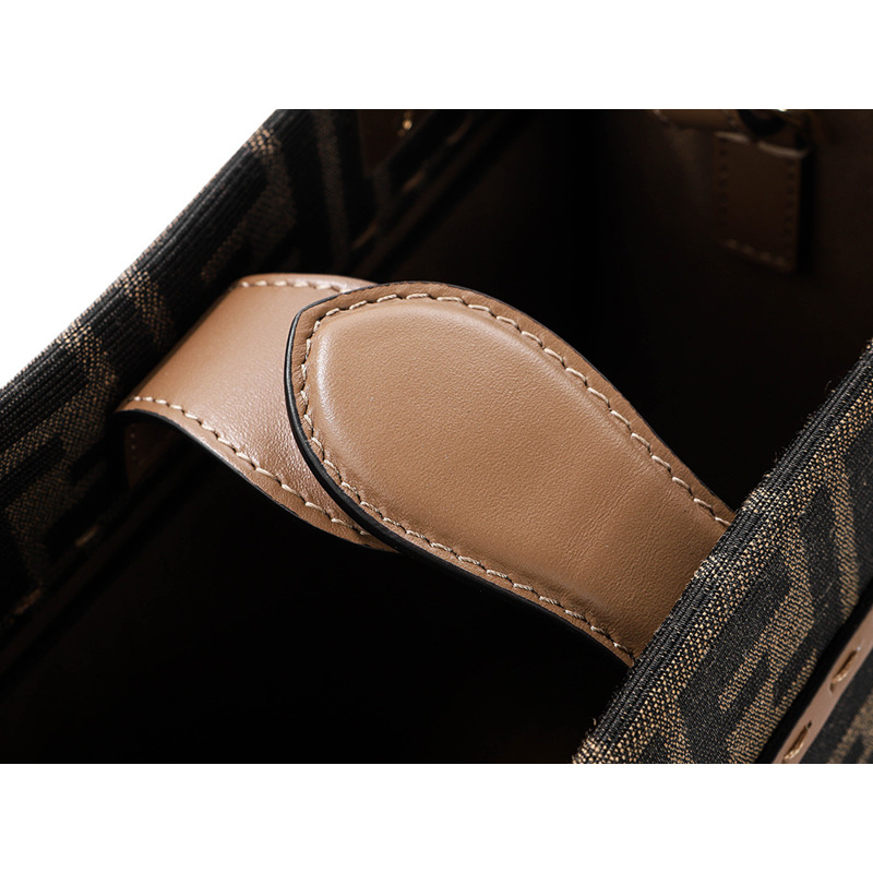 FENDI 25FW 女士手提包-16