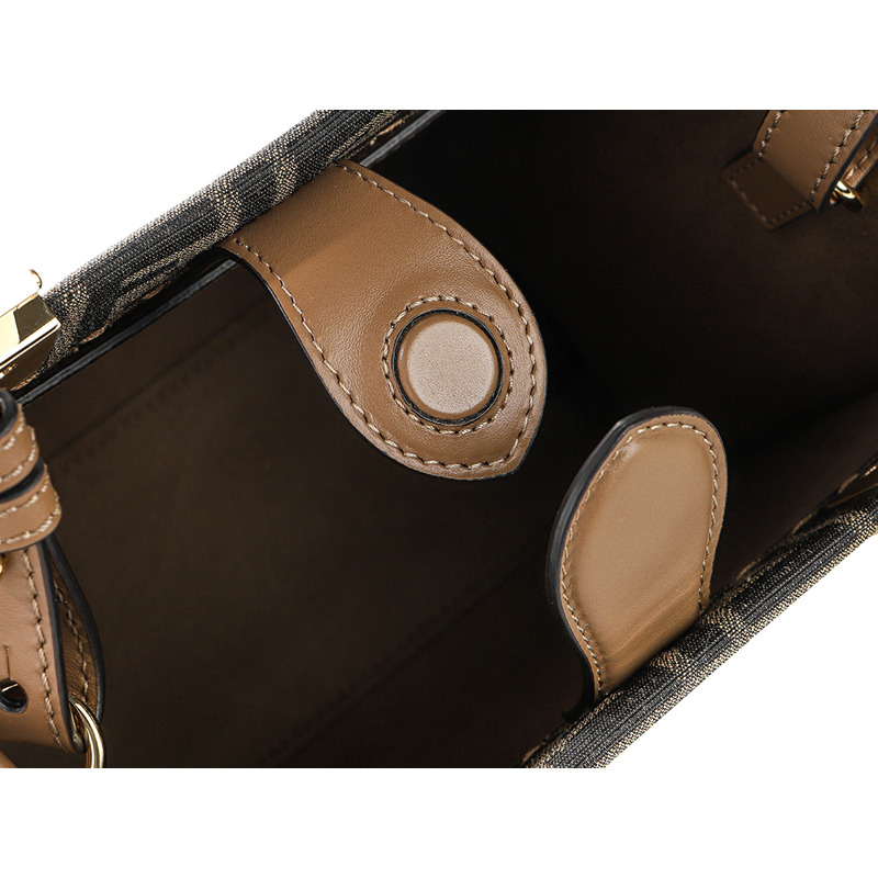 FENDI 25FW 女士手提包-17