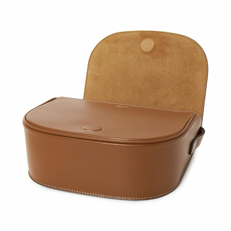 CELINE Triomphe Polko 女士斜背包 198263DU3 04LU-4