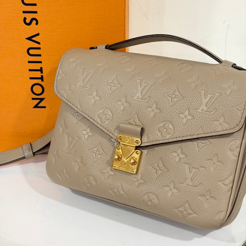#大全配🈶購證 #櫃上在售近🔟 Lv Pochette Métis大象灰牛皮壓紋郵差包 芯片款-2