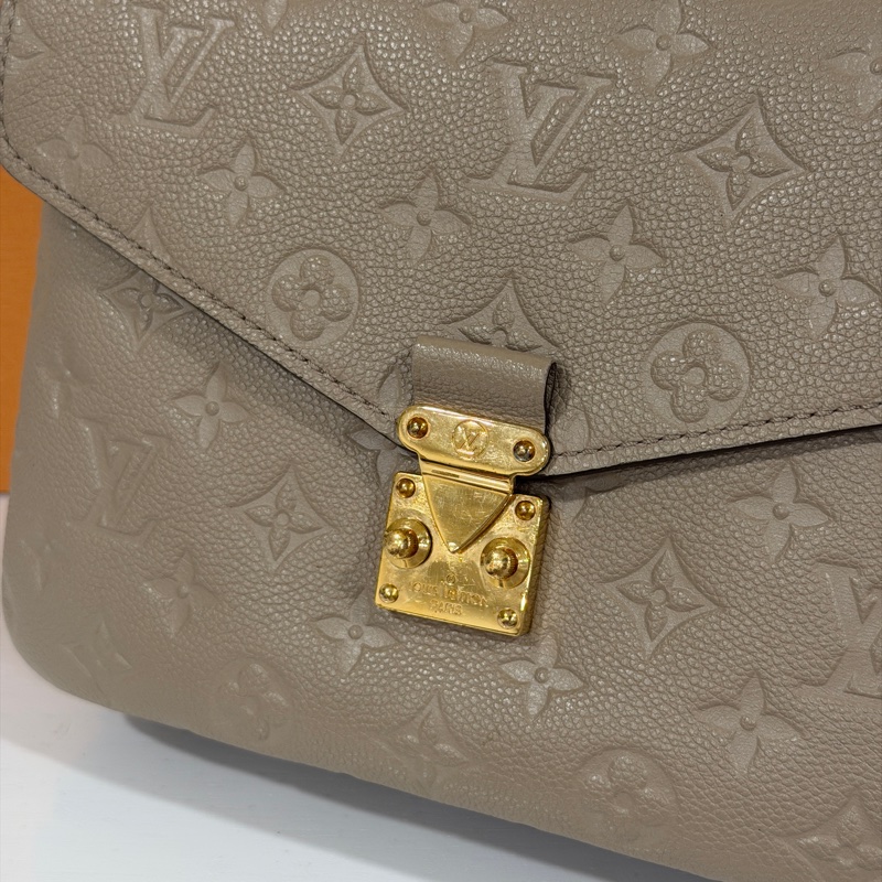 #大全配🈶購證 #櫃上在售近🔟 Lv Pochette Métis大象灰牛皮壓紋郵差包 芯片款-10